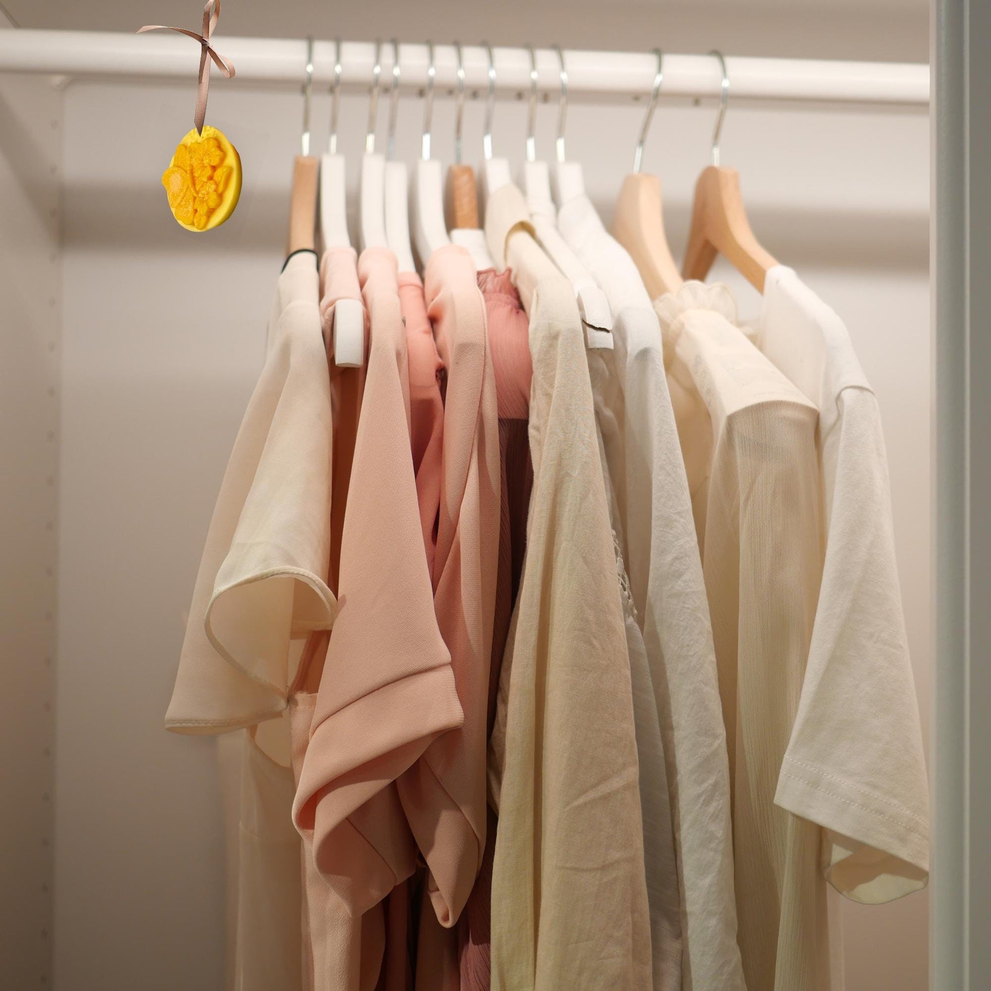 Aromatic natural soy wax sachets with butterfly print home fragrance wardrobe or cabinet freshener scented sachet for gifts (5 pcs)